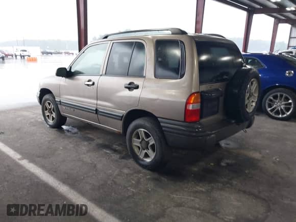 2003 Chevrolet Tracker с VIN 2CNBJ13C236916235, выставлен на аукционе IAAI как лот 42406250 с пробегом 186 999 миль миль и . История ставок и продаж доступна на DreamBid. Изображение 3.