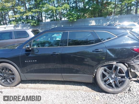 2021 Chevrolet Blazer LT z VIN 3GNKBCRS1MS502319, wystawiony jako IAAI lot #42733079 z przebiegiem 45 519 mil mil oraz . Historia ofert i sprzedaży dostępna na DreamBid. Obrazek 14.