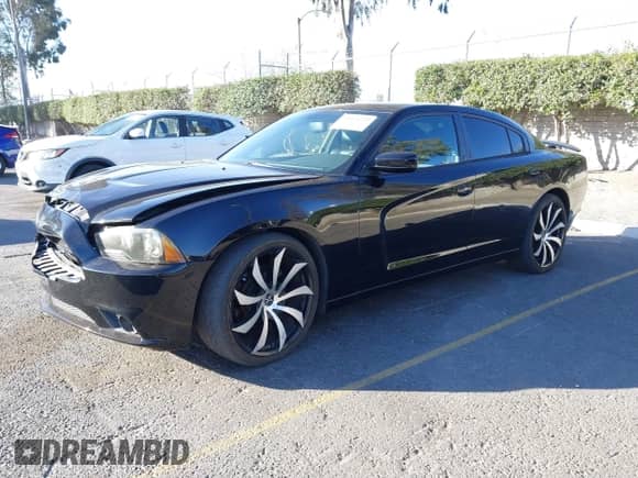 2013 Dodge Charger RT z VIN 2C3CDXCT6DH693341, wystawiony jako IAAI lot #41414225 z przebiegiem 138 031 mil mil oraz . Historia ofert i sprzedaży dostępna na DreamBid. Obrazek 2.