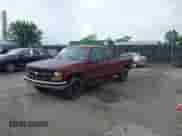 1998 Chevrolet Silverado 2500 z VIN 1GCGC29R5WE213122, wystawiony jako IAAI lot #42668999 z przebiegiem 124 972 mil mil oraz . Historia ofert i sprzedaży dostępna na DreamBid. Obrazek 18.