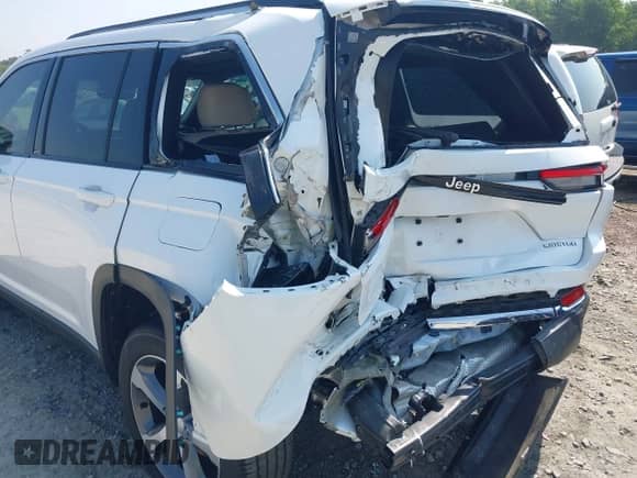 2024 Jeep Grand Cherokee Limited with VIN 1C4RJHBG6RC698607, listed as a IAAI auction lot 42562966 with 25,218 mi miles and . Bid and sale history available at DreamBid. Image 6.