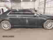2013 Chrysler 300 C z VIN 2C3CCAKT1DH667134, wystawiony jako IAAI lot #41891856 z przebiegiem 162 489 mil mil oraz . Historia ofert i sprzedaży dostępna na DreamBid. Obrazek 14.