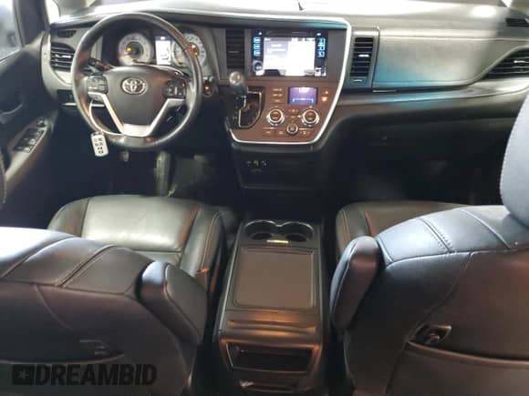 2017 Toyota Sienna SE with VIN 5TDXZ3DC7HS825200, listed as a Copart auction lot 70044905 with 221,114 mi miles and Salvage title. Bid and sale history available at DreamBid. Image 8.