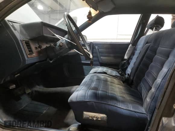1985 Chevrolet Celebrity с VIN 2G1AW19X2F1138184, выставлен на аукционе Copart как лот 82756234 с пробегом 11 872 миль миль и Чистый • Clean title. История ставок и продаж доступна на DreamBid. Изображение 7.