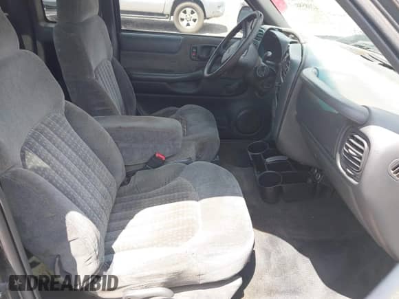 2001 Chevrolet S-10 LS с VIN 1GCCS19W718195697, выставлен на аукционе IAAI как лот 42685805 с пробегом 248 895 миль миль и . История ставок и продаж доступна на DreamBid. Изображение 5.
