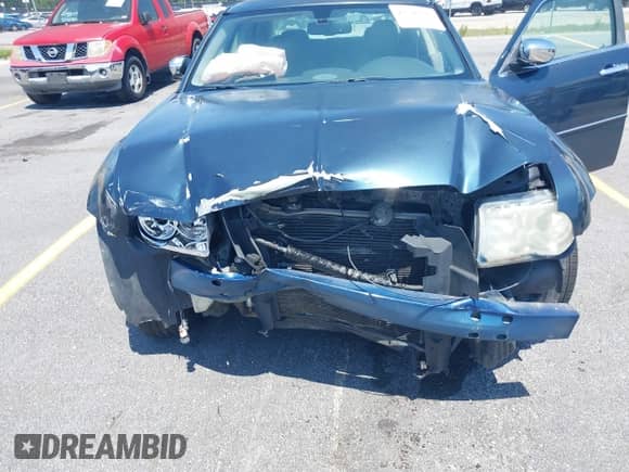 2006 Chrysler 300 C with VIN 2C3KA63H36H489707, listed as a IAAI auction lot 42786947 with 163,909 mi miles and . Bid and sale history available at DreamBid. Image 6.