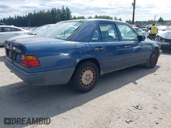 1987 Mercedes-Benz 300 с VIN WDBEB33D2HA404440, выставлен на аукционе IAAI как лот 42712626 с пробегом 232 736 миль миль и . История ставок и продаж доступна на DreamBid. Изображение 4.