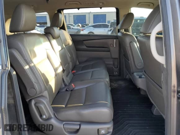 2013 Honda Odyssey Touring z VIN 5FNRL5H93DB050994, wystawiony jako Copart lot #89448415 z przebiegiem 138 294 mil mil oraz Czysty tytuł • Clean title. Historia ofert i sprzedaży dostępna na DreamBid. Obrazek 11.