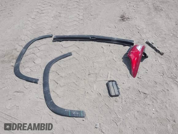 2021 Chevrolet Traverse LT Cloth z VIN 1GNERGKW5MJ124858, wystawiony jako IAAI lot #42960251 z przebiegiem 89 527 mil mil oraz . Historia ofert i sprzedaży dostępna na DreamBid. Obrazek 12.