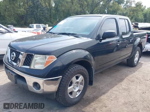 2008 Nissan Frontier SE z VIN 1N6AD07WX8C434372, wystawiony jako IAAI lot #43234218 z przebiegiem 233 026 mil mil oraz . Historia ofert i sprzedaży dostępna na DreamBid. Obrazek 2.
