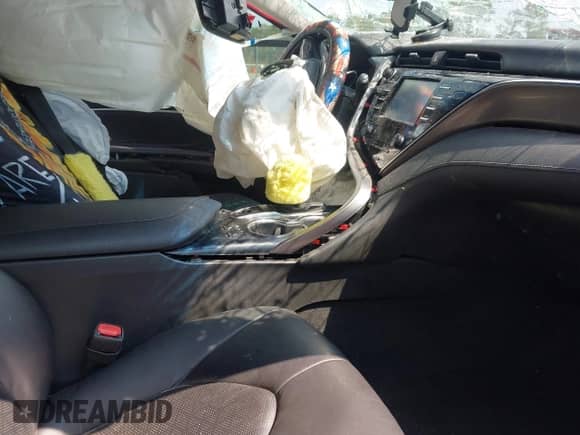 2018 Toyota Camry XSE z VIN 4T1B61HK5JU597011, wystawiony jako IAAI lot #43262705 z przebiegiem 136 716 mil mil oraz . Historia ofert i sprzedaży dostępna na DreamBid. Obrazek 5.