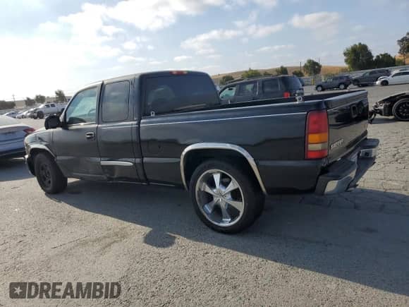 2003 GMC Sierra 1500 SLE with VIN 2GTEC19T331342373, listed as a Copart auction lot 70596625 with 189,590 mi miles and Clean title. Bid and sale history available at DreamBid. Image 2.