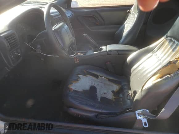 1998 Chevrolet Camaro z VIN 2G1FP22K6W2113323, wystawiony jako Copart lot #83366574 z przebiegiem 218 695 mil mil oraz Szkoda całkowita • Salvage title. Historia ofert i sprzedaży dostępna na DreamBid. Obrazek 7.