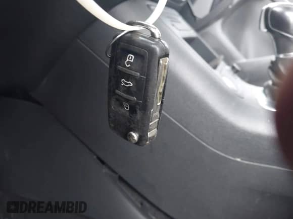 2017 Volkswagen Tiguan Wolfsburg Edition с VIN WVGRV7AX6HK013019, выставлен на аукционе IAAI как лот 43557249 с пробегом 111 435 миль миль и . История ставок и продаж доступна на DreamBid. Изображение 11.