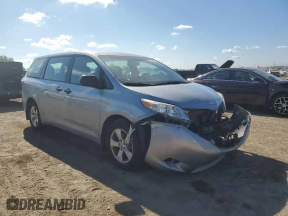 2017 Toyota Sienna L with VIN 5TDZZ3DC2HS855245, listed as a Copart auction lot 81205815 with 210,363 mi miles and Salvage title. Bid and sale history available at DreamBid. Image 4.