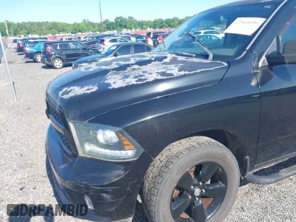 2014 Ram 1500 Express z VIN 3C6JR6AT1EG156872, wystawiony jako IAAI lot #42364099 z przebiegiem 240 249 mil mil oraz . Historia ofert i sprzedaży dostępna na DreamBid. Obrazek 6.