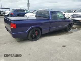 1995 Chevrolet S-10 LS z VIN 1GCCS1948S8187639, wystawiony jako Copart lot #74999554 z przebiegiem 1 388 mil mil oraz Szkoda całkowita • Salvage title. Historia ofert i sprzedaży dostępna na DreamBid. Obrazek 3.