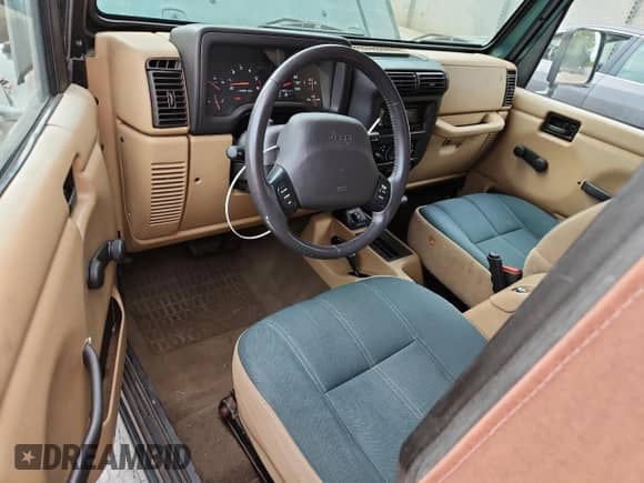 2001 Jeep Wrangler Sahara с VIN 1J4FA59S31P324555, выставлен на аукционе Copart как лот 84462425 с пробегом 137 096 миль миль и Чистый • Clean title. История ставок и продаж доступна на DreamBid. Изображение 8.