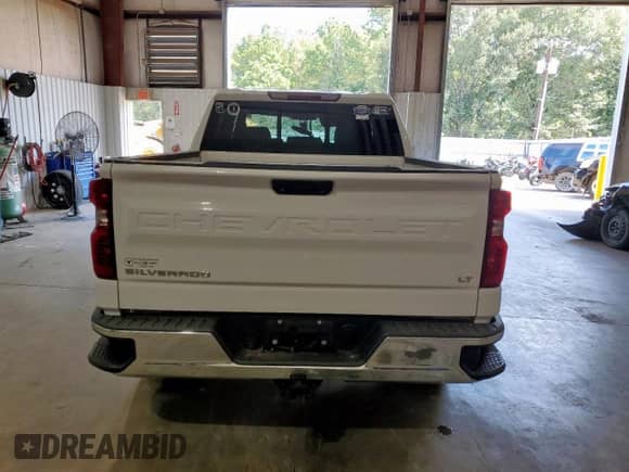 2020 Chevrolet Silverado 1500 LT z VIN 1GCPWCED8LZ251889, wystawiony jako Copart lot #81995735 z przebiegiem 163 258 mil mil oraz Szkoda całkowita • Salvage title. Historia ofert i sprzedaży dostępna na DreamBid. Obrazek 6.