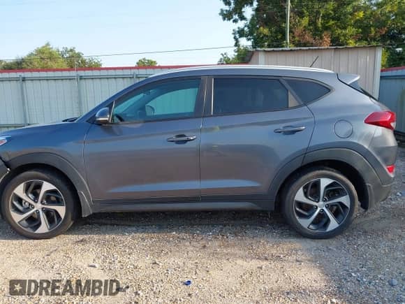 2016 Hyundai Tucson Sport z VIN KM8J33A2XGU142271, wystawiony jako IAAI lot #43153143 z przebiegiem 133 699 mil mil oraz . Historia ofert i sprzedaży dostępna na DreamBid. Obrazek 14.