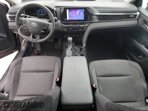 2025 Toyota Camry LE с VIN 4T1DAACK2SU587570, выставлен на аукционе Copart как лот 89838345 с пробегом 13 650 миль миль и Чистый • Clean title. История ставок и продаж доступна на DreamBid. Изображение 8.