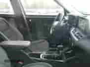 2024 Chevrolet TrailBlazer LS z VIN KL79MNSL9RB160604, wystawiony jako IAAI lot #42172217 z przebiegiem 8 756 mil mil oraz . Historia ofert i sprzedaży dostępna na DreamBid. Obrazek 5.