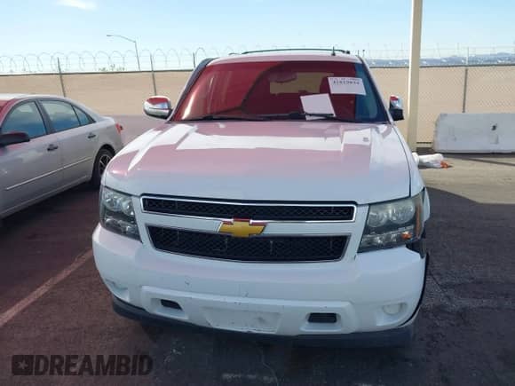 2013 Chevrolet Suburban LS с VIN 1GNSCHE02DR121810, выставлен на аукционе IAAI как лот 41819834 с пробегом 151 064 миль миль и . История ставок и продаж доступна на DreamBid. Изображение 12.