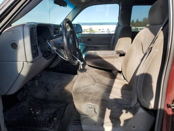 2000 GMC Sierra 1500 SLE with VIN 1GTEK19V9YE210745, listed as a Copart auction lot 82035454 with 250,248 mi miles and Salvage title. Bid and sale history available at DreamBid. Image 7.