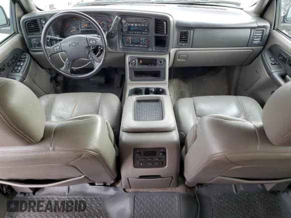 2003 Chevrolet Suburban LT z VIN 3GNFK16Z23G285145, wystawiony jako Copart lot #68668324 z przebiegiem 286 805 mil mil oraz Szkoda całkowita • Salvage title. Historia ofert i sprzedaży dostępna na DreamBid. Obrazek 8.