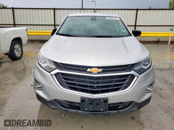 2020 Chevrolet Equinox LS z VIN 3GNAXHEV8LS586390, wystawiony jako Copart lot #82062445 z przebiegiem 26 014 mil mil oraz Szkoda całkowita • Salvage title. Historia ofert i sprzedaży dostępna na DreamBid. Obrazek 5.