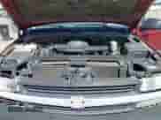 2002 Chevrolet Tahoe LT z VIN 1GNEK13Z52J186218, wystawiony jako IAAI lot #43062315 z przebiegiem 244 320 mil mil oraz . Historia ofert i sprzedaży dostępna na DreamBid. Obrazek 10.