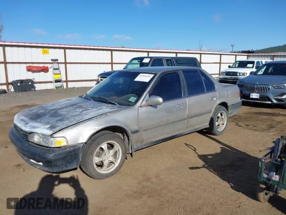 1991 Honda Accord LX z VIN JHMCB7656MC028293, wystawiony jako IAAI lot #41992201 z przebiegiem 191 514 mil mil oraz . Historia ofert i sprzedaży dostępna na DreamBid. Obrazek 2.