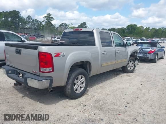 2007 GMC Sierra 1500 SLE1 z VIN 2GTEK13M471645415, wystawiony jako IAAI lot #41964550 z przebiegiem 170 796 mil mil oraz . Historia ofert i sprzedaży dostępna na DreamBid. Obrazek 4.