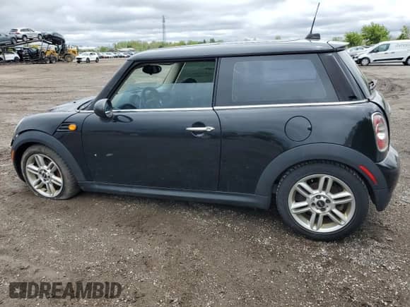 2011 MINI Hardtop z VIN WMWSU3C54BT253391, wystawiony jako Copart lot #57215905 z przebiegiem 199 273 mil mil oraz Czysty tytuł • Clean title. Historia ofert i sprzedaży dostępna na DreamBid. Obrazek 2.