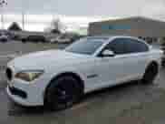 2012 BMW 7 Series 750i xDrive с VIN WBAKC6C5XCC396061, выставлен на аукционе Copart как лот 84295534 с пробегом 107 908 миль миль и Чистый • Clean title. История ставок и продаж доступна на DreamBid. Изображение 1.