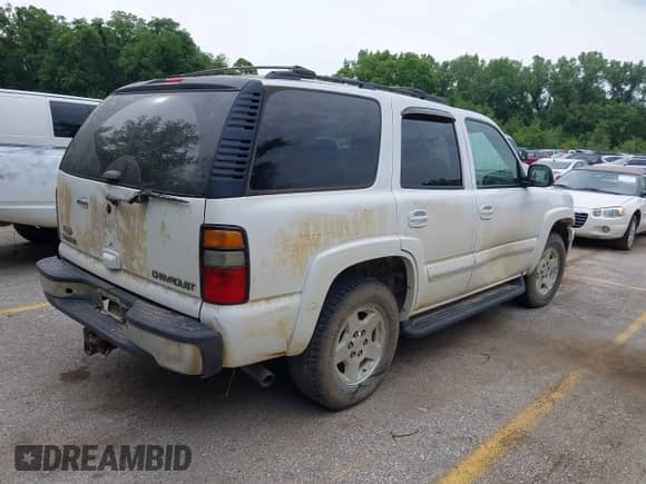 2005 Chevrolet Tahoe Z71 with VIN 1GNEK13Z15R269568, listed as a IAAI auction lot 42492957 with 252,292 mi miles and . Bid and sale history available at DreamBid. Image 4.