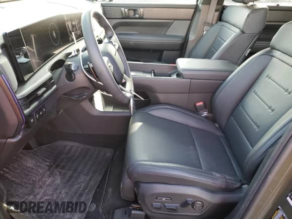 2024 Hyundai Santa Fe Calligraphy с VIN 5NMP54GL3RH058690, выставлен на аукционе Copart как лот 85148974 с пробегом 152 миль миль и Списание • Salvage title. История ставок и продаж доступна на DreamBid. Изображение 7.