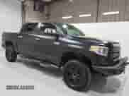 2020 Toyota Tundra Platinum с VIN 5TFAY5F17LX917622, выставлен на аукционе Copart как лот 56607155 с пробегом 75 390 миль миль и Чистый • Clean title. История ставок и продаж доступна на DreamBid. Изображение 4.