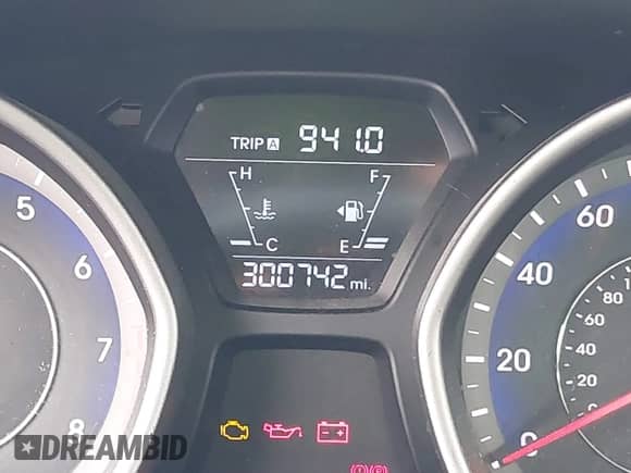 2015 Hyundai Elantra Sport с VIN KMHDH4AH8FU379946, выставлен на аукционе IAAI как лот 41094993 с пробегом 300 742 миль миль и . История ставок и продаж доступна на DreamBid. Изображение 7.