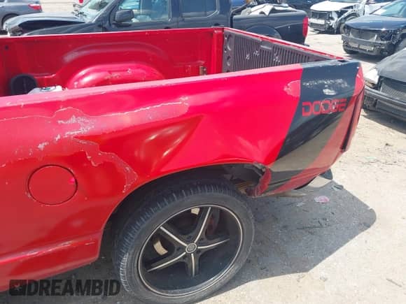 2003 Dodge 1500 ST z VIN 1D7HA16N43J580530, wystawiony jako IAAI lot #42401262 z przebiegiem 175 197 mil mil oraz . Historia ofert i sprzedaży dostępna na DreamBid. Obrazek 6.