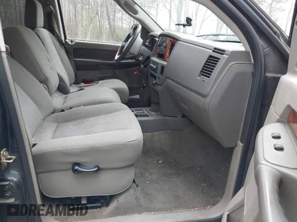 2006 Dodge 1500 SLT with VIN 3D7KR19D26G208109, listed as a IAAI auction lot 41814650 with 204,154 mi miles and . Bid and sale history available at DreamBid. Image 5.