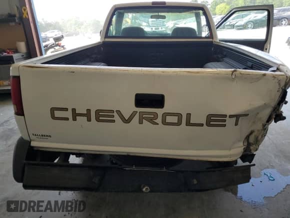 1996 Chevrolet S-10 with VIN 1GCCS1442TK131224, listed as a Copart auction lot 62738005 with 116,671 mi miles and Salvage title. Bid and sale history available at DreamBid. Image 10.
