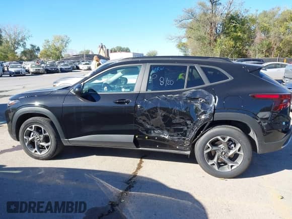 2025 Chevrolet Trax LT с VIN KL77LHEP4SC241942, выставлен на аукционе IAAI как лот 43491767 с пробегом 7 772 миль миль и . История ставок и продаж доступна на DreamBid. Изображение 14.