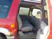 1997 Chevrolet Suburban z VIN 3GNFK16R0VG107804, wystawiony jako IAAI lot #43476284 z przebiegiem 147 435 mil mil oraz . Historia ofert i sprzedaży dostępna na DreamBid. Obrazek 8.