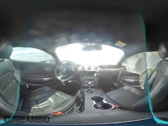 2019 Ford Mustang EcoBoost z VIN 1FA6P8TH1K5172510, wystawiony jako Copart lot #70589715 z przebiegiem 77 526 mil mil oraz Szkoda całkowita • Salvage title. Historia ofert i sprzedaży dostępna na DreamBid. Obrazek 14.