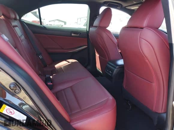 2018 Lexus IS 300 z VIN JTHBA1D23J5079853, wystawiony jako Copart lot #80757245 z przebiegiem 171 855 mil mil oraz Szkoda całkowita • Salvage title. Historia ofert i sprzedaży dostępna na DreamBid. Obrazek 10.