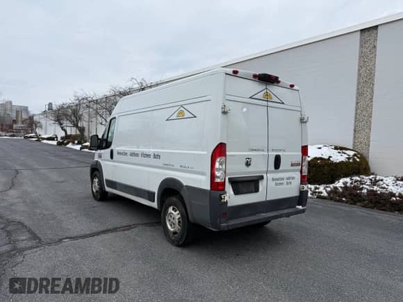 2014 Ram ProMaster Cargo z VIN 3C6TRVBG2EE118261, wystawiony jako Copart lot #45903055 z przebiegiem 168 025 mil mil oraz Czysty tytuł • Clean title. Historia ofert i sprzedaży dostępna na DreamBid. Obrazek 3.