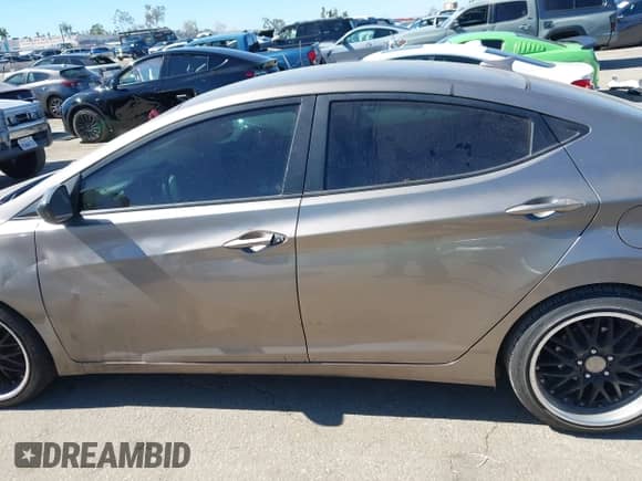 2016 Hyundai Elantra Value Edition с VIN 5NPDH4AE6GH773290, выставлен на аукционе IAAI как лот 43473722 с пробегом 107 309 миль миль и . История ставок и продаж доступна на DreamBid. Изображение 14.