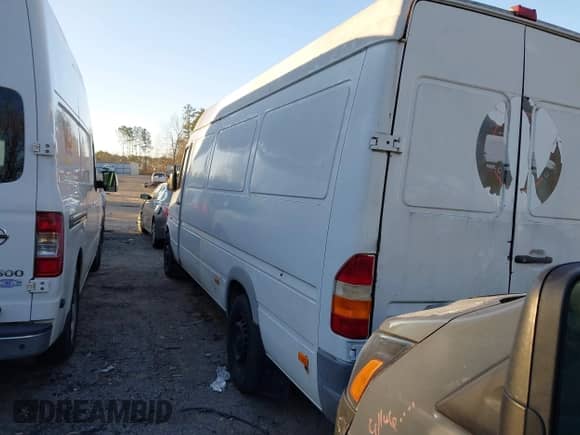2006 Dodge Sprinter with VIN WD0PD744465967805, listed as a IAAI auction lot 41210477 with 360,104 mi miles and . Bid and sale history available at DreamBid. Image 3.