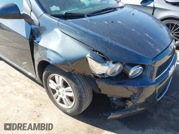 2014 Chevrolet Sonic LT с VIN 1G1JD5SB6E4221664, выставлен на аукционе IAAI как лот 41503794 с пробегом 123 711 миль миль и . История ставок и продаж доступна на DreamBid. Изображение 13.